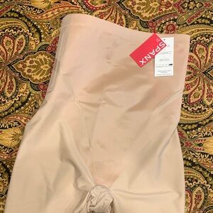 Spanx Mid High Shorts XS